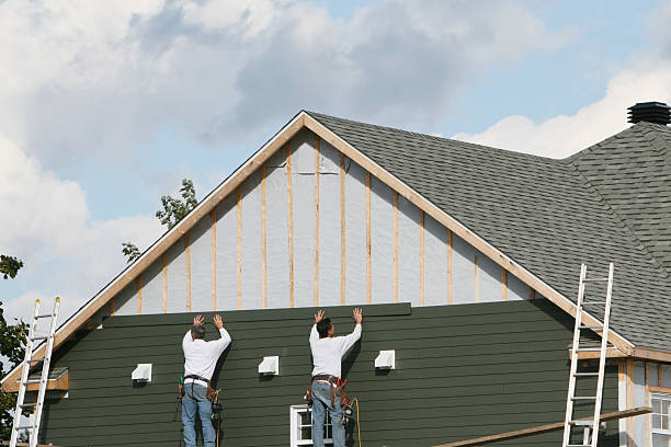 Professional Vinyl Siding technician working in Pottersdale, PA